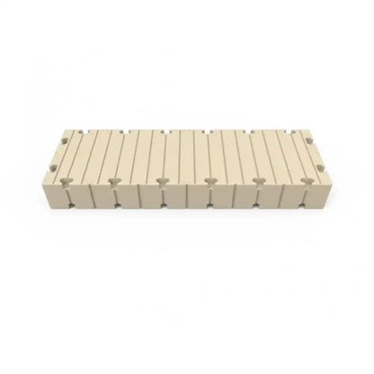 Beige Bryggeelement byggesteiner koblet sammen i en rekke