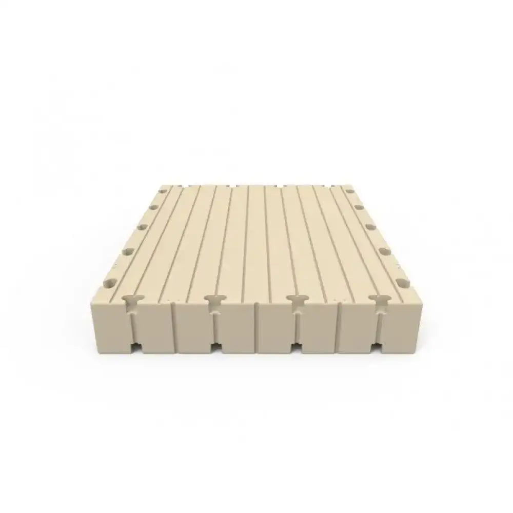 Beige plattform med sammenkoblet slats i produktet 2,5M X 2M BRYGGEELEMENT