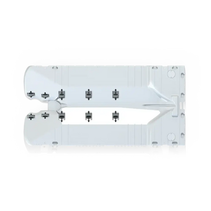 Hvit plastmonteringsbrakett for holder vannscooteren med flere skruehull